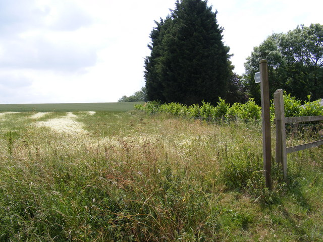 Footpath to the B1078 Ipswich Road