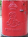 TQ2682 : Edward VII postbox, Grove End Road /  Scott Ellis Gardens, NW8 - royal cipher by Mike Quinn