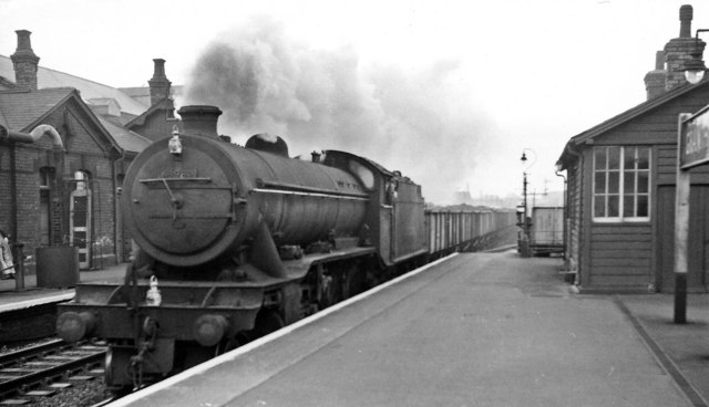 Down iron ore train passing through Grantham Station