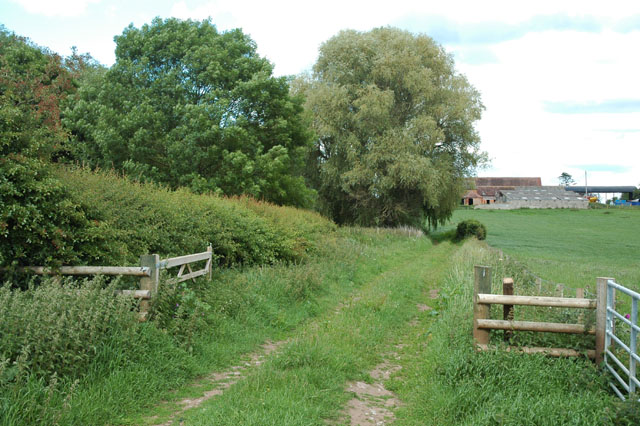 Right of Way on the Apley Estate © Row17 cc-by-sa/2.0 :: Geograph ...