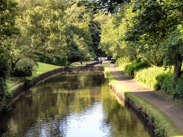 Huddersfield Narrow Canal, Marsden Locks