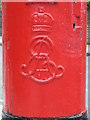 Edward VII postbox, Gondar Gardens, NW6 - royal cipher