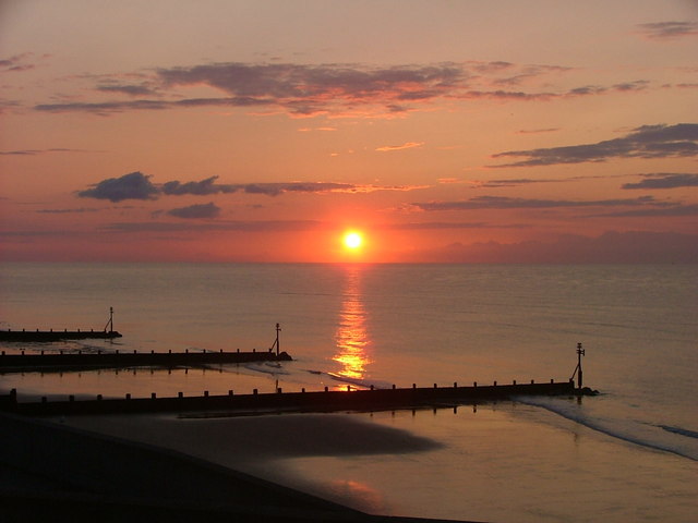 Sunset over the North Sea © STEPHEN RYLE cc-by-sa/2.0 :: Geograph ...