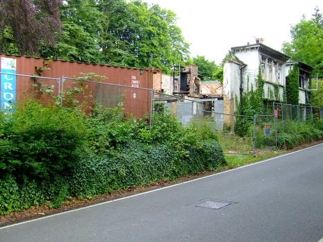 Burned out building © Thomas Nugent :: Geograph Britain and Ireland