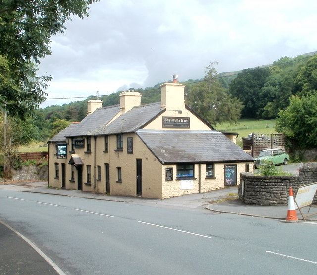 The White Hart, Crickhowell © Jaggery cc-by-sa/2.0 :: Geograph Britain ...