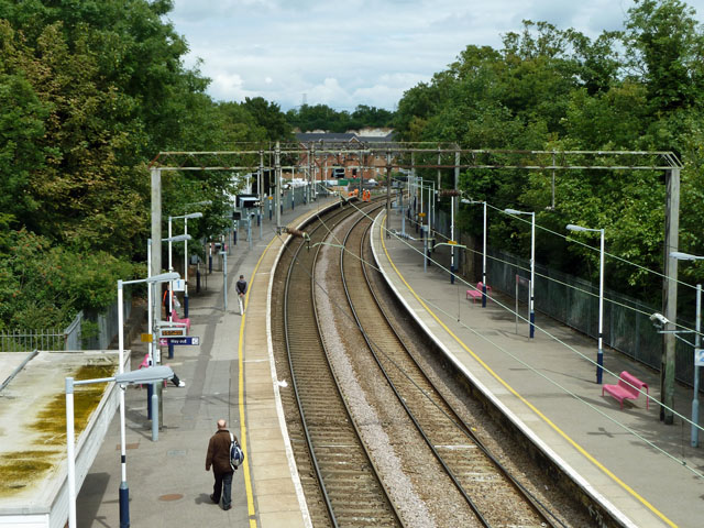 Purfleet station platforms © Robin Webster cc-by-sa/2.0 :: Geograph ...