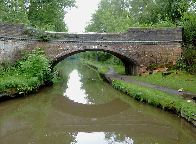 Bridge No 101 south of Barlaston,... © Roger Kidd cc-by-sa/2.0 ...