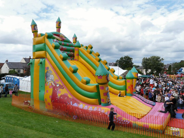 Gee Cross Fete 2011 © Gerald England cc-by-sa/2.0 :: Geograph Britain ...