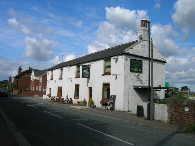 Railway Tavern, Hensall © JThomas cc-by-sa/2.0 :: Geograph Britain and ...