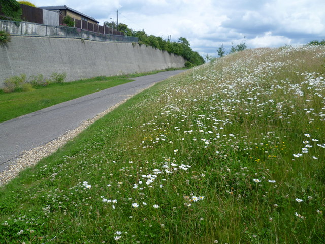 landscaping-of-the-former-a2-near-marathon-cc-by-sa-2-0