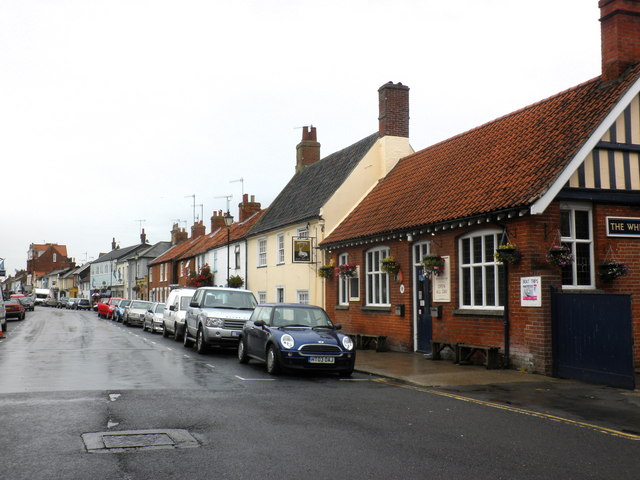 The White Hart, Aldeburgh © Roger Cornfoot :: Geograph Britain and Ireland