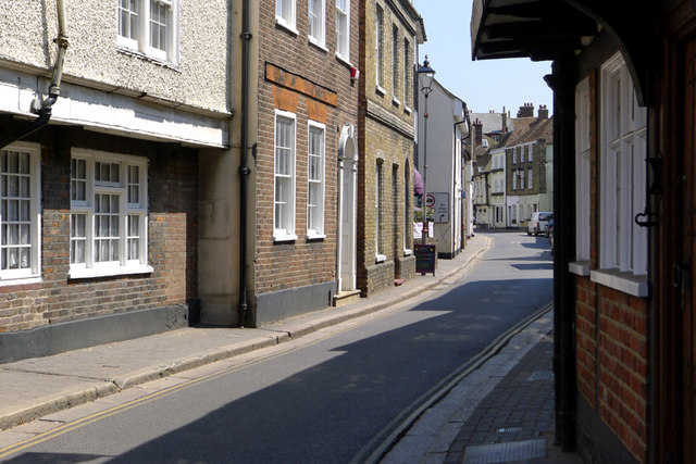 Strand Street, Sandwich © Cameraman cc-by-sa/2.0 :: Geograph Britain ...