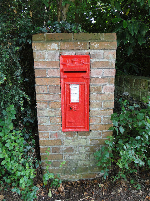 Victorian postbox near Stoven church