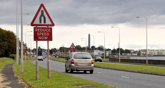 end-of-dual-carriageway-sign-albert-bridge-cc-by-sa-2-0