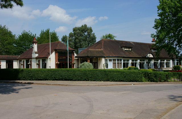 Woodcote Park Golf Club Clubhouse,... © Peter Trimming cc-by-sa/ ::  Geograph Britain and Ireland