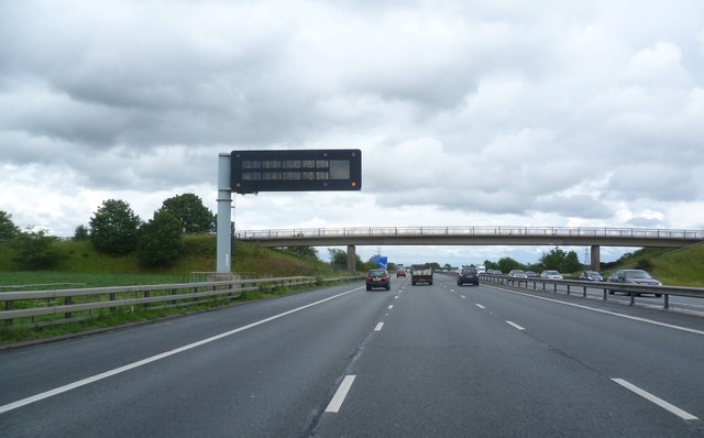 Bridge over M62 Motorway © Anthony Parkes :: Geograph Britain and Ireland