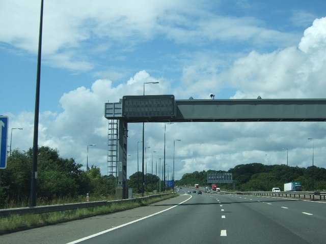 M4 westbound just before junction with M48