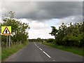 The B 180 approaching the crossroads with the Kinnahalla and Upper Kingshill Roads