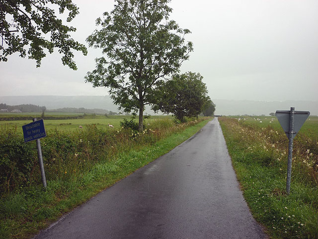 The road to Brigsteer at Pinfold Hill, Lyth Valley