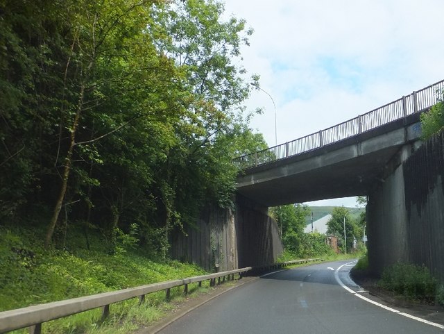Bridge within complex junction