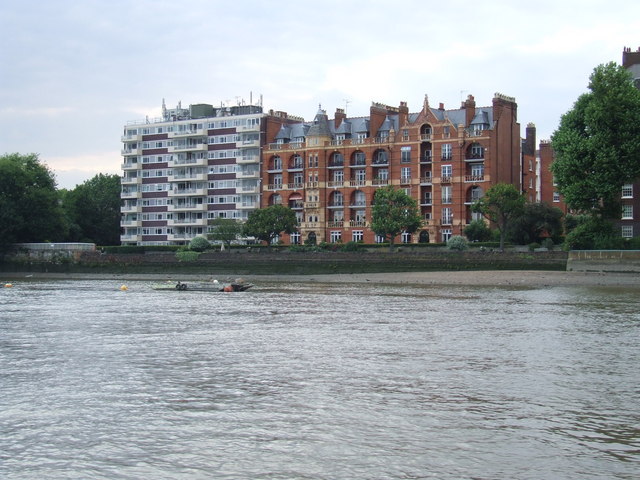 river-bank-near-putney-malc-mcdonald-cc-by-sa-2-0-geograph-britain