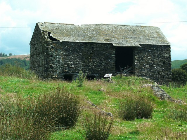 Bath and barn near Field End