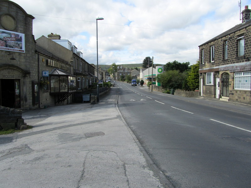 Station Road, Cross Hills © Chris Heaton cc-by-sa/2.0 :: Geograph ...