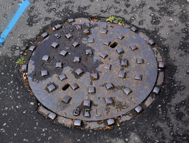 Brown's manhole cover, Belfast (3)