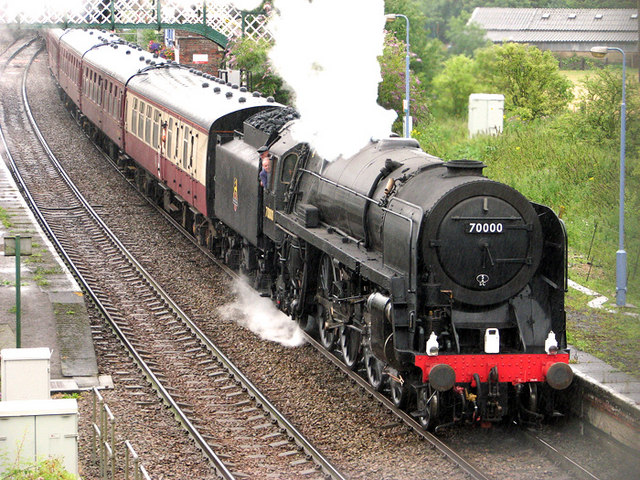 BR 70000 Britannia in the passing loop... © Evelyn Simak cc-by-sa/2.0 ...