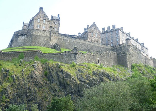 Edinburgh Castle from St. Cuthbert's... © kim traynor :: Geograph ...