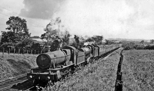 A 'Manor' and a 'Hall' ascend Rattery Bank on a Down express