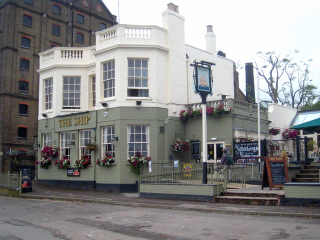 The Ship at Mortlake © Rod Allday :: Geograph Britain and Ireland