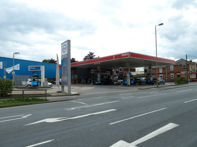 The Esso Garage- as seen from Collins... © Basher Eyre cc-by-sa/2.0 ...