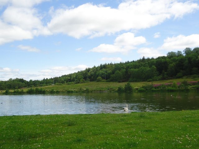 Cumbernauld, Broadwood loch © Robert Murray cc-by-sa/2.0 :: Geograph ...