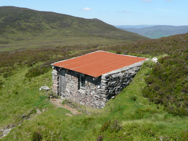 Cosy bothy at Blar na Feadaig © Russel Wills :: Geograph Britain and ...