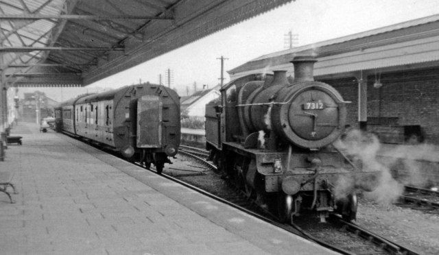 Aberystwyth station and train from... © Ben Brooksbank :: Geograph ...