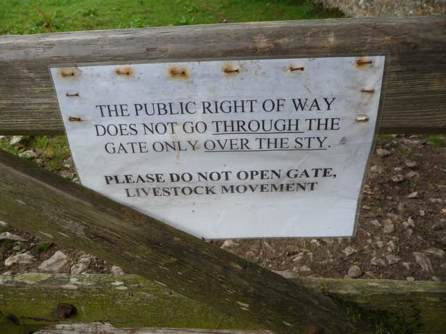 Notice on the gate © Jeremy Bolwell cc-by-sa/2.0 :: Geograph Britain ...