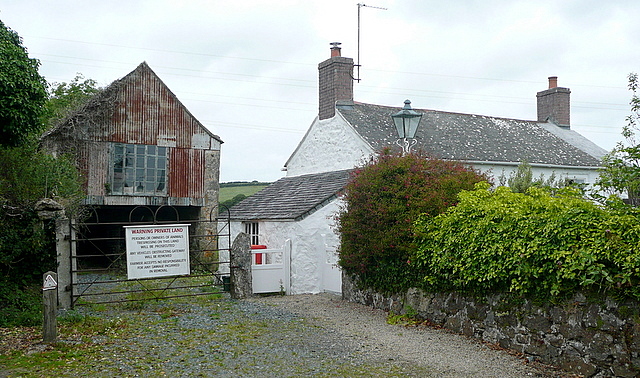 Warning: private land © Graham Horn :: Geograph Britain and Ireland