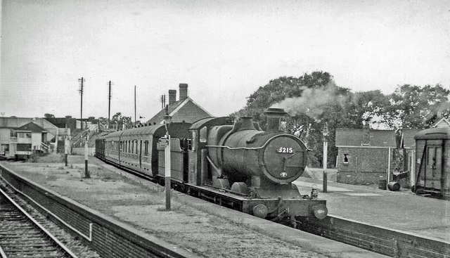 Highbridge (Somerset & Dorset) Station, with train to Evecreech Junction