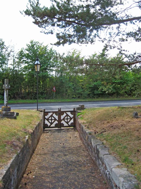 Entrance gates to churchyard of St. Mary's Church, Stone Hill, Stone