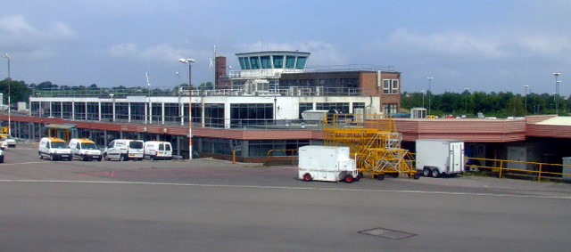 Bristol Airport © Thomas Nugent cc-by-sa/2.0 :: Geograph Britain and ...