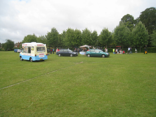 Car boot sale - The Vyne school © Mr Ignavy cc-by-sa/2.0 :: Geograph ...