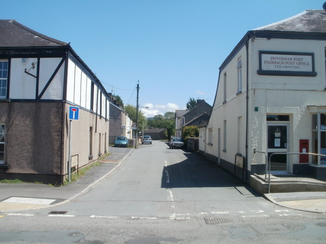 Railway Terrace, Ffairfach © Jaggery :: Geograph Britain and Ireland