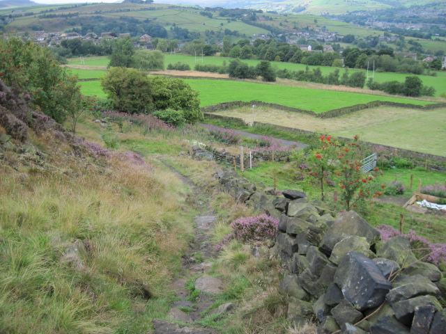 Footpath towards Heath Road near Linthwaite