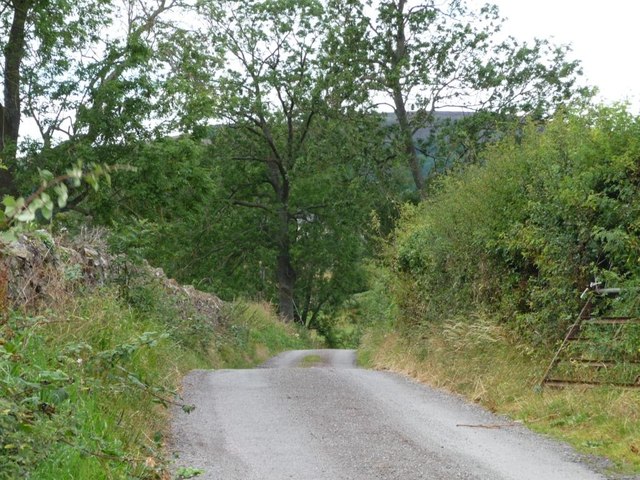 The narrow lane to Walkmill