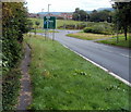 Narrow pavement alongside A438, Bronllys