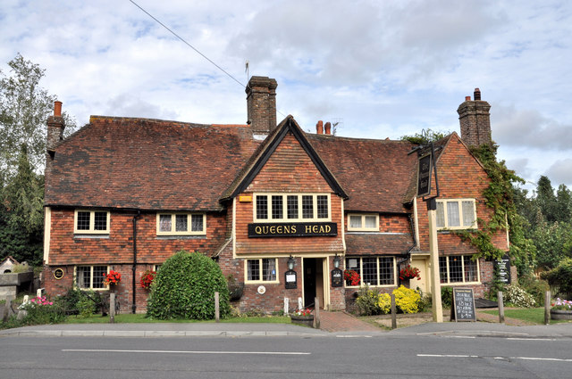 The Queen's Head - Sedlescombe © Brian Chadwick cc-by-sa/2.0 ...