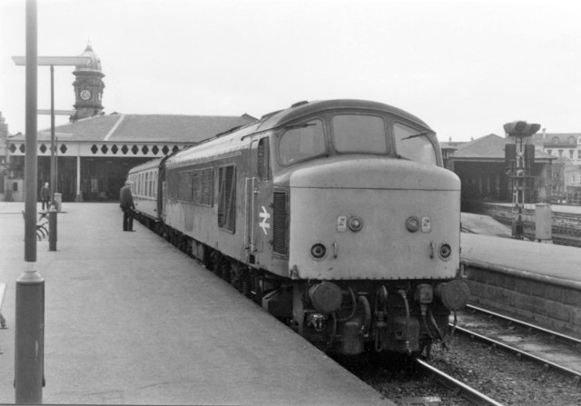 'Peak' Diesel at Scarborough, 1983