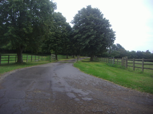 Entrance to Home Farm, Clophill