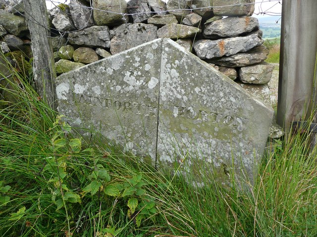 Boundary stone on Moor Head Lane